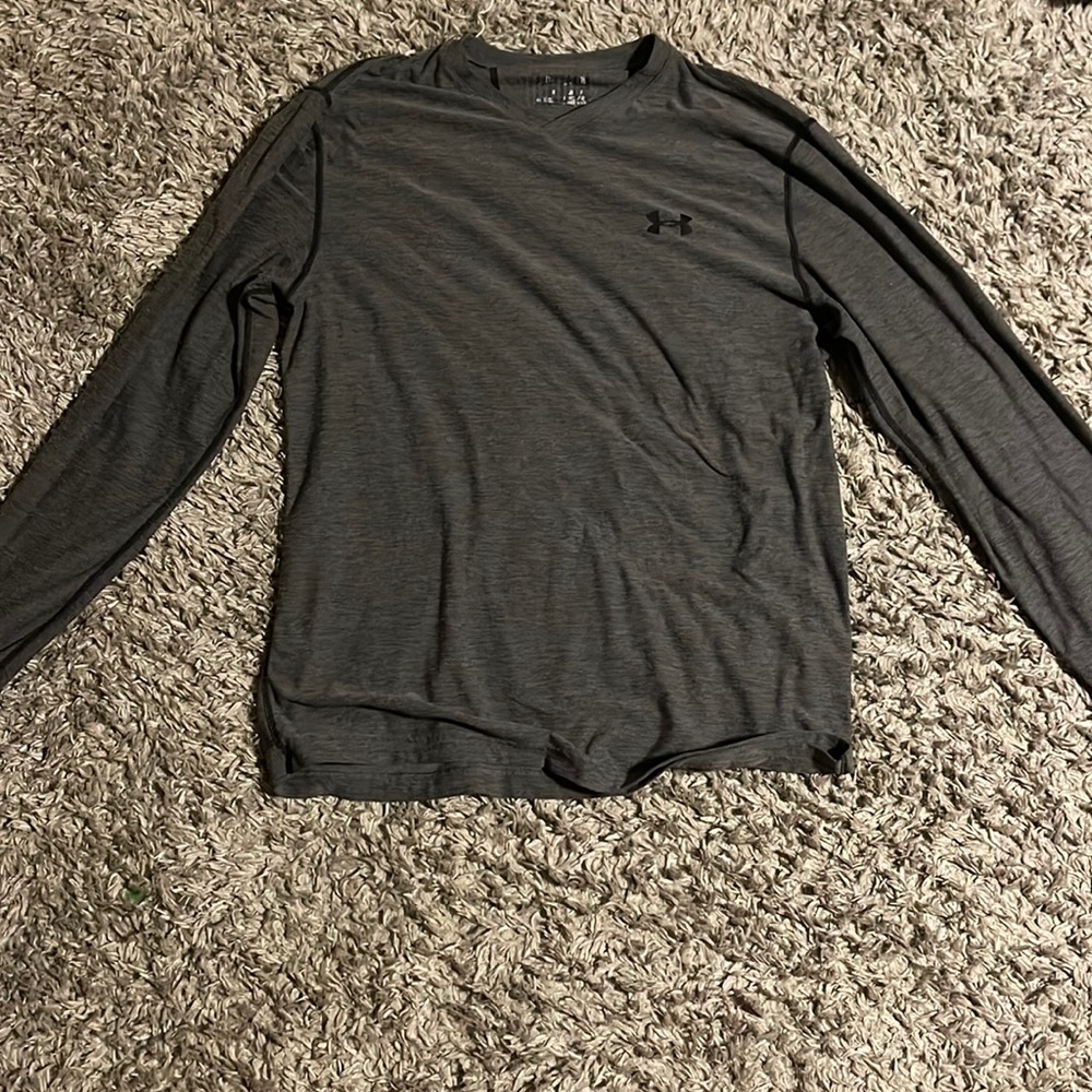 Men’s long sleeve comfortable under armour shirt